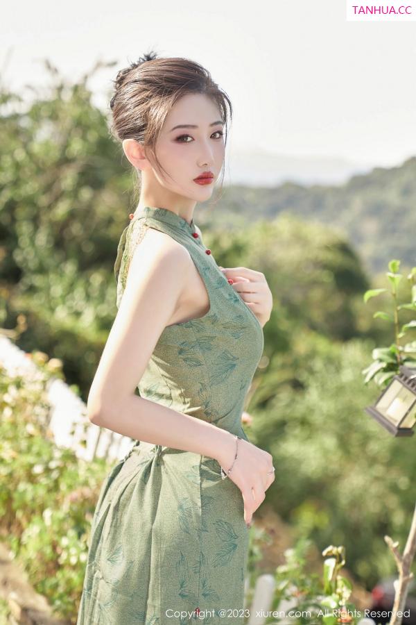   [XiuRen]高清写真图 2023.08.03 No.7181 沈青黛 旗袍美腿第19张图片